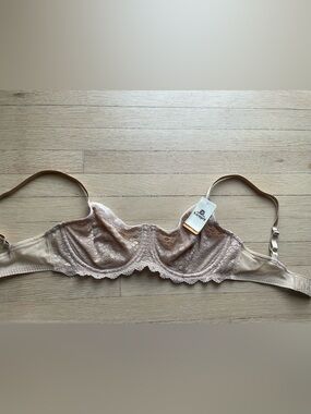 Delicate Lace Underwire Bra - Nude